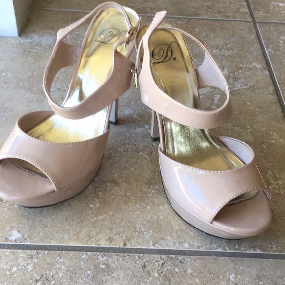 Bella Vita Shoes - Bella Vita nude platform heels